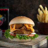 BOMBAY CHEESE BATATA Burger