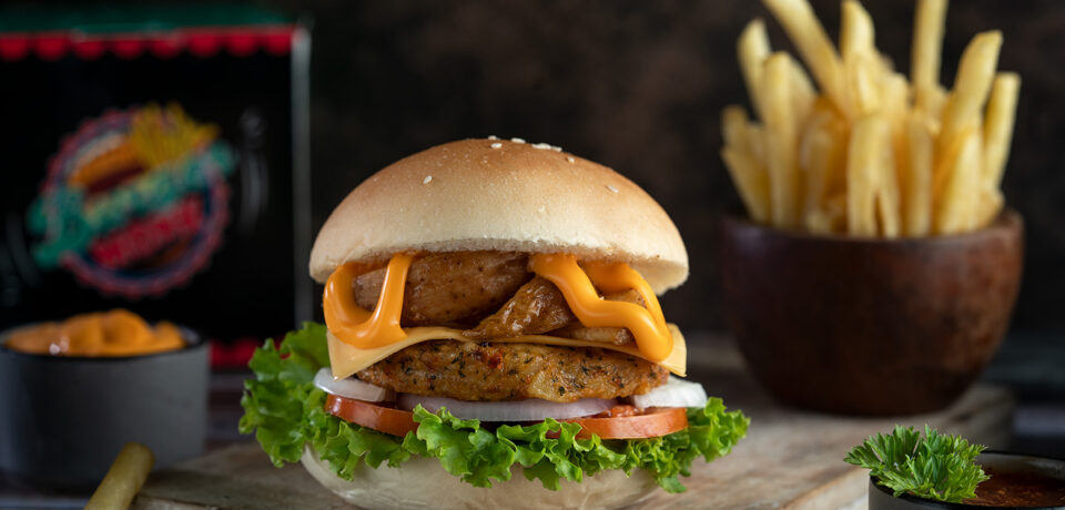 BOMBAY CHEESE BATATA Burger